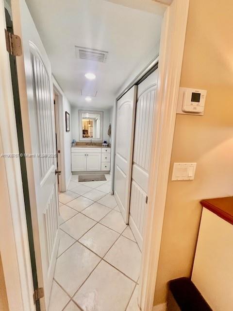 OCEAN VILLAS III CONDOMIN - Residential