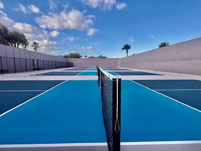 OCEAN VILLAS III CONDOMIN - Residential