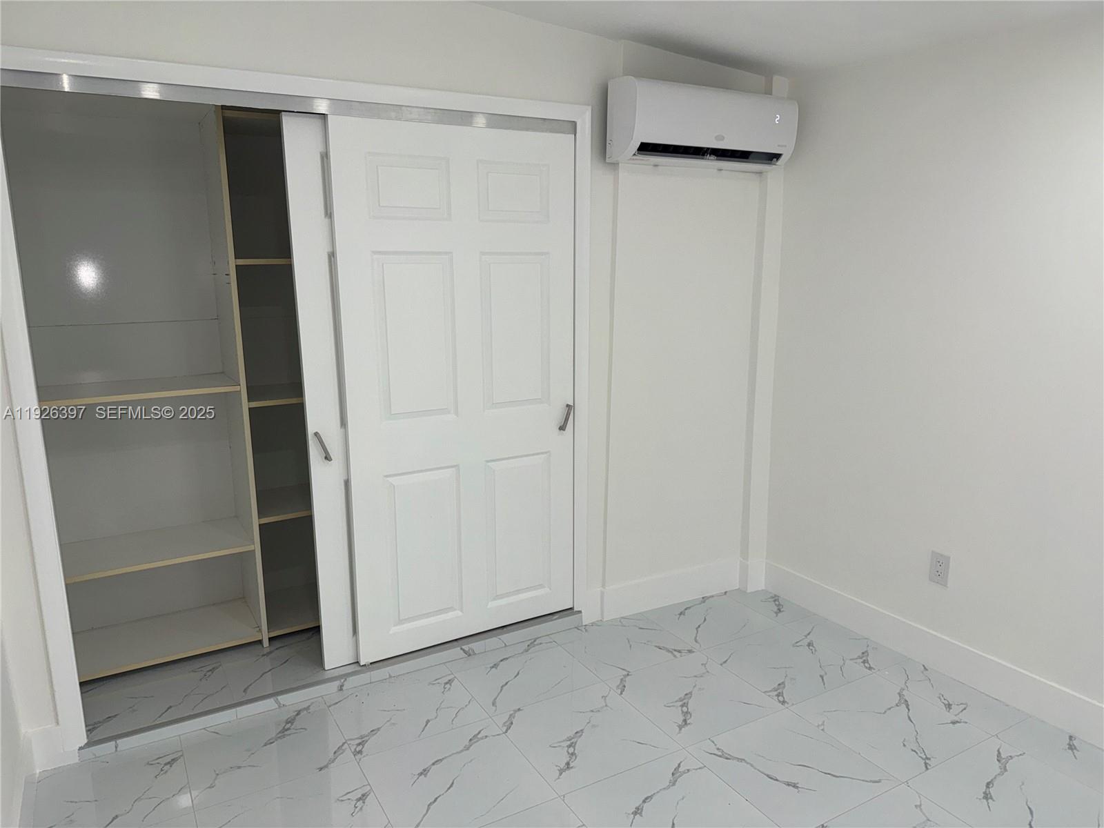 LESLIE PATIO HOMES SEC 3 - Residential Lease