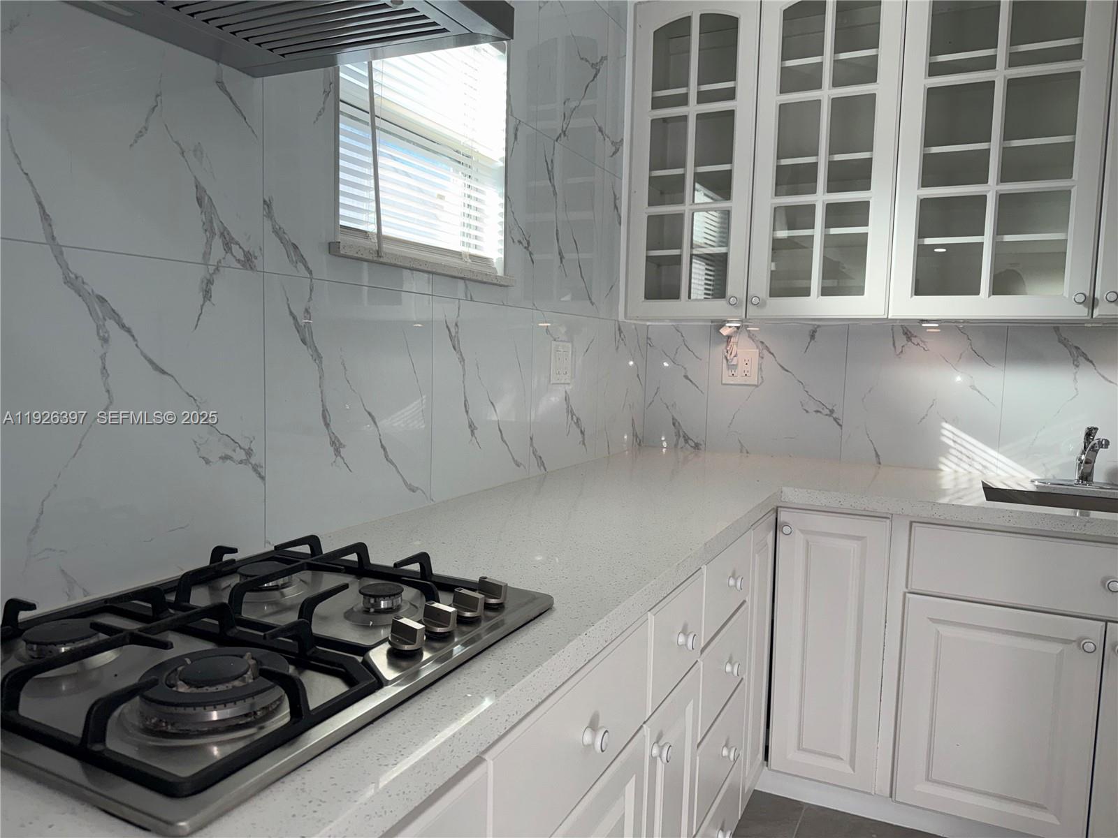 LESLIE PATIO HOMES SEC 3 - Residential Lease