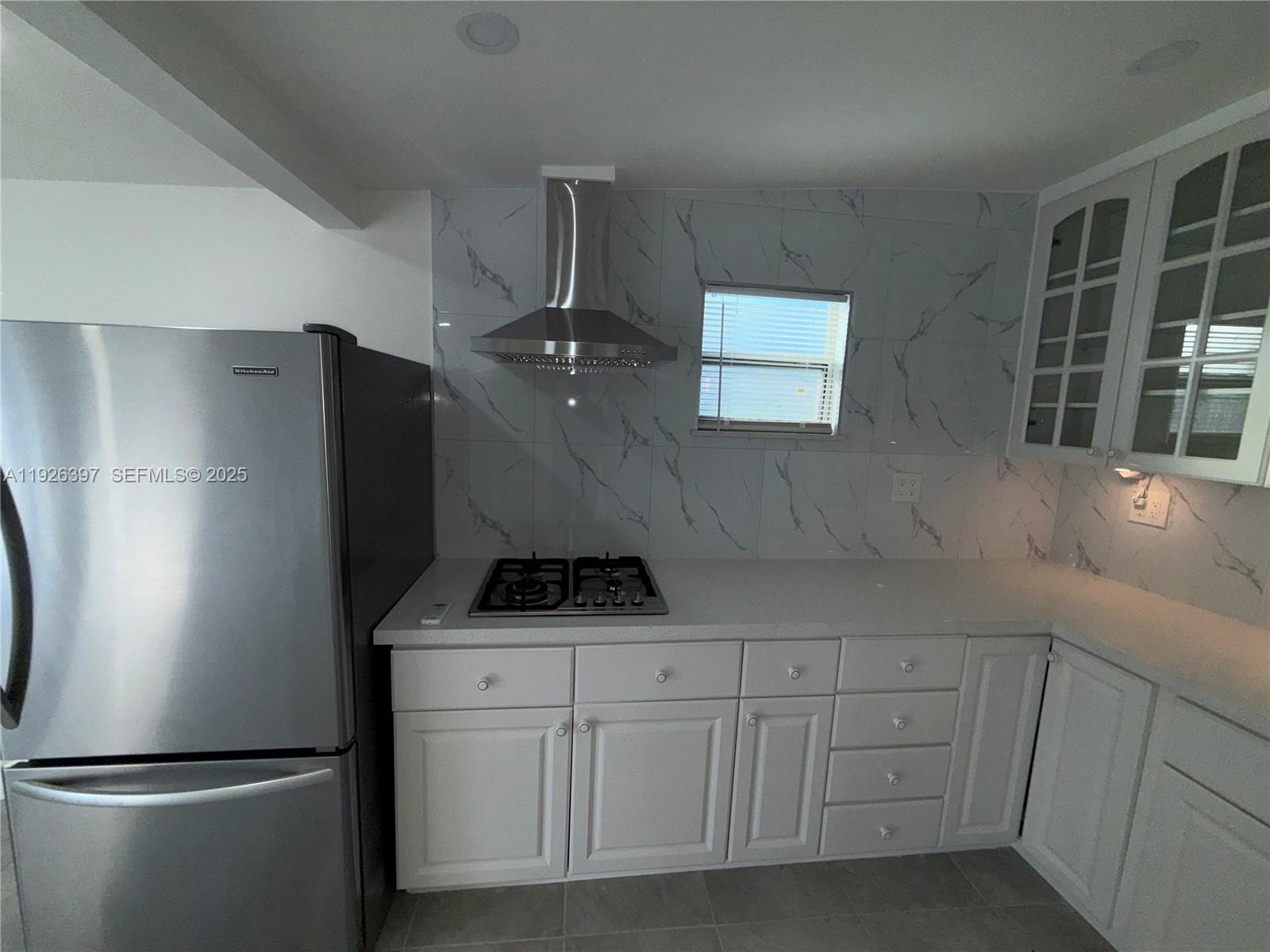 LESLIE PATIO HOMES SEC 3 - Residential Lease