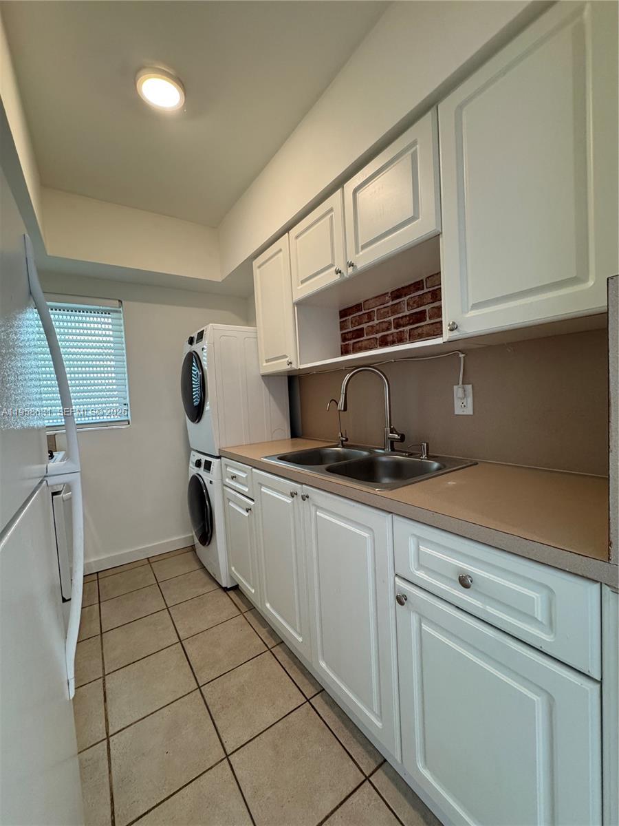 921 MERIDIAN AVE APTS CON - Residential Lease