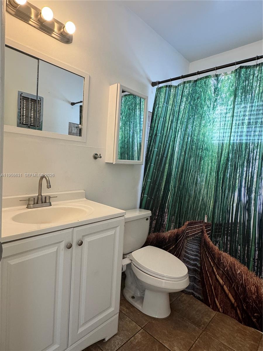 921 MERIDIAN AVE APTS CON - Residential Lease