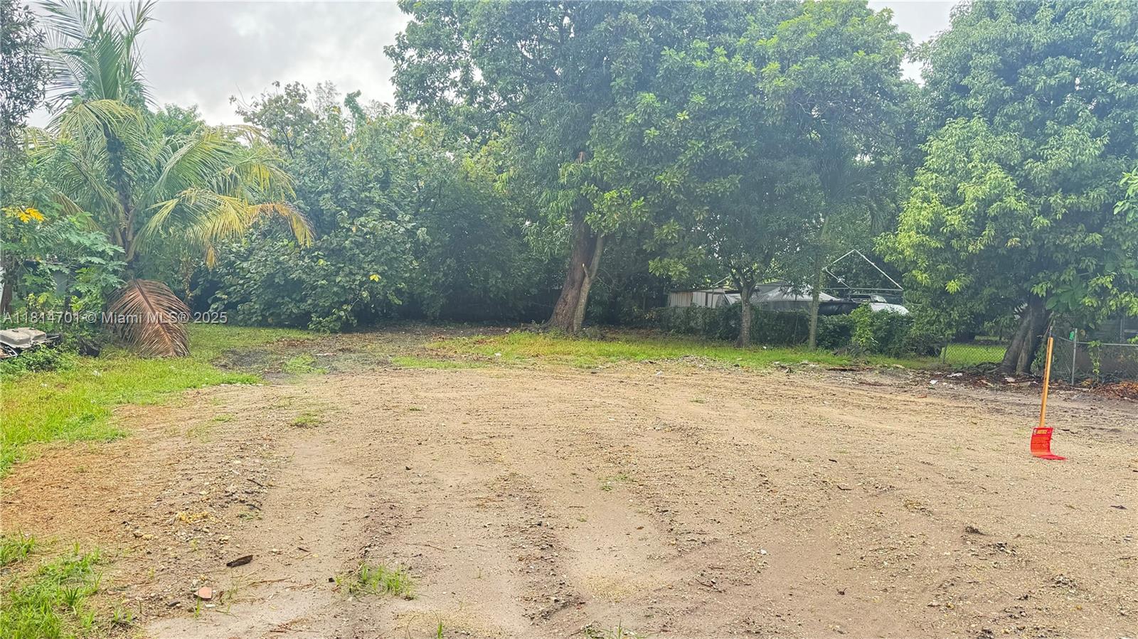 Incredible 10,000 SqFt Lot in Prime Miami Location! Nestled in a booming, centrally-located neighborhood, this property is minutes from Miami's hottest areas, including Wynwood, Midtown, and Edgewater. Enjoy access to the vibrant cultural scene, shopping, and dining, with excellent potential for development in a high-demand area. Ideal for investors and families alike looking to capitalize on Miami's growth.