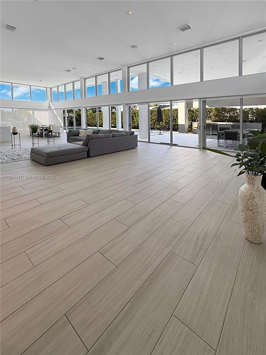 WESTON ESTATES - Residential