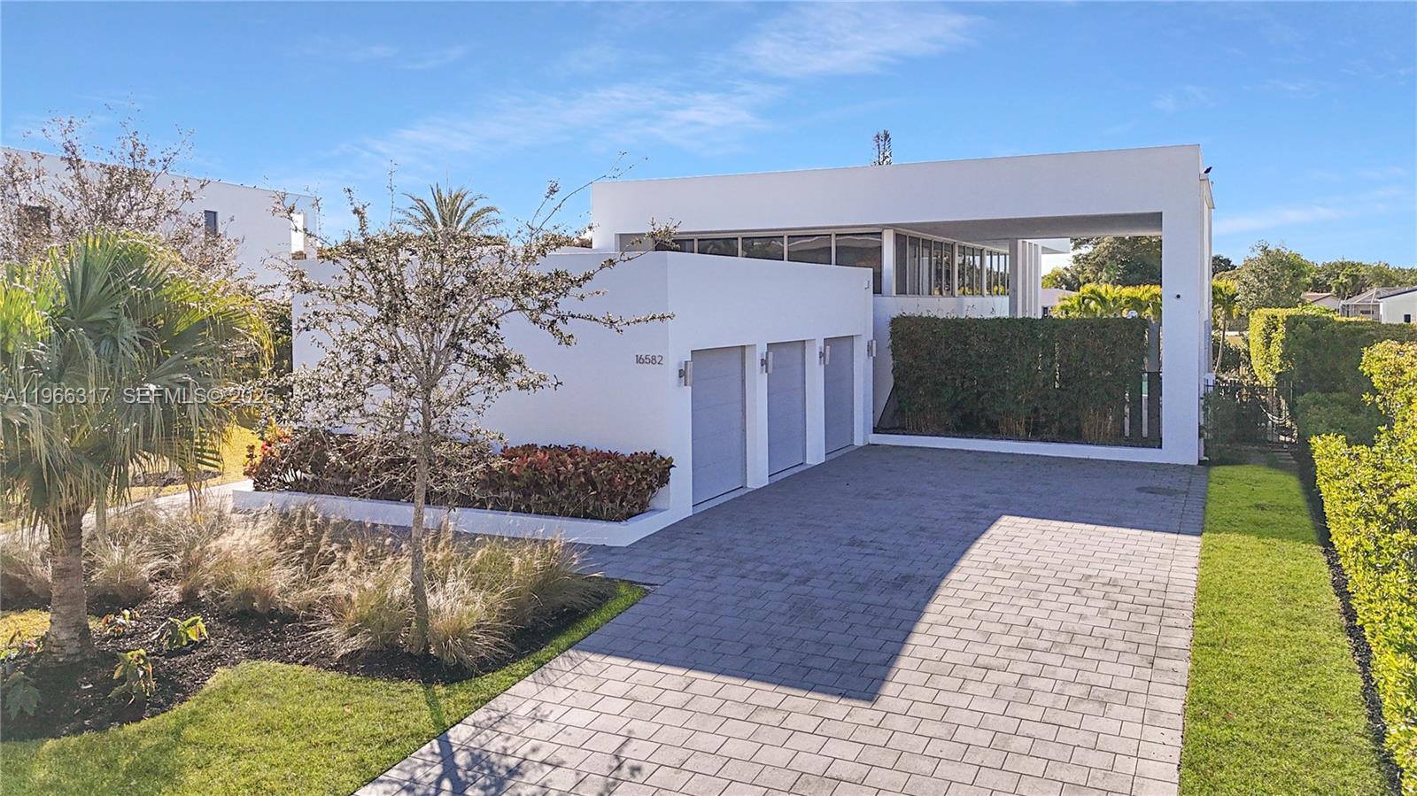 16582 S Botaniko Dr S