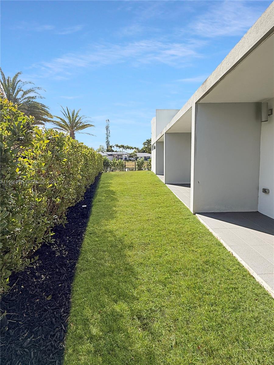 WESTON ESTATES - Residential