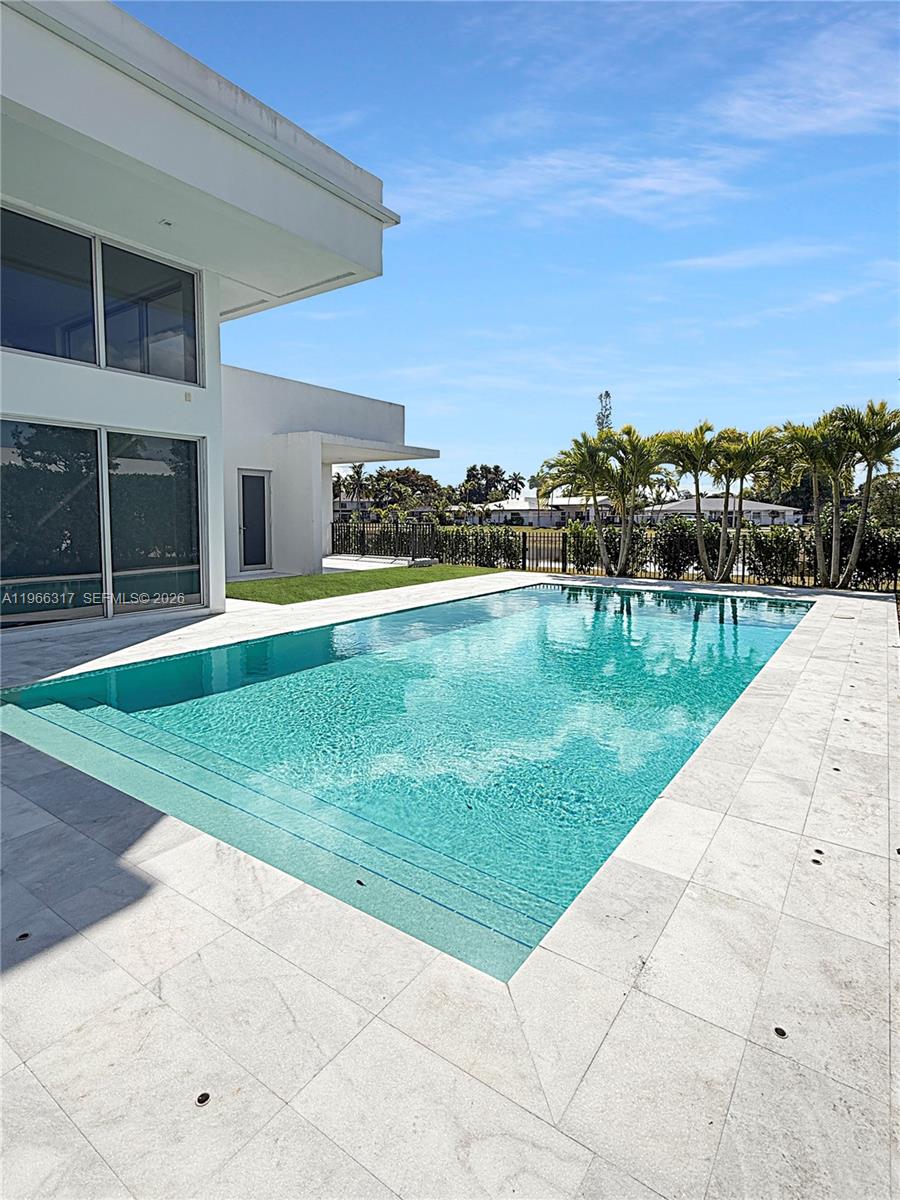 WESTON ESTATES - Residential