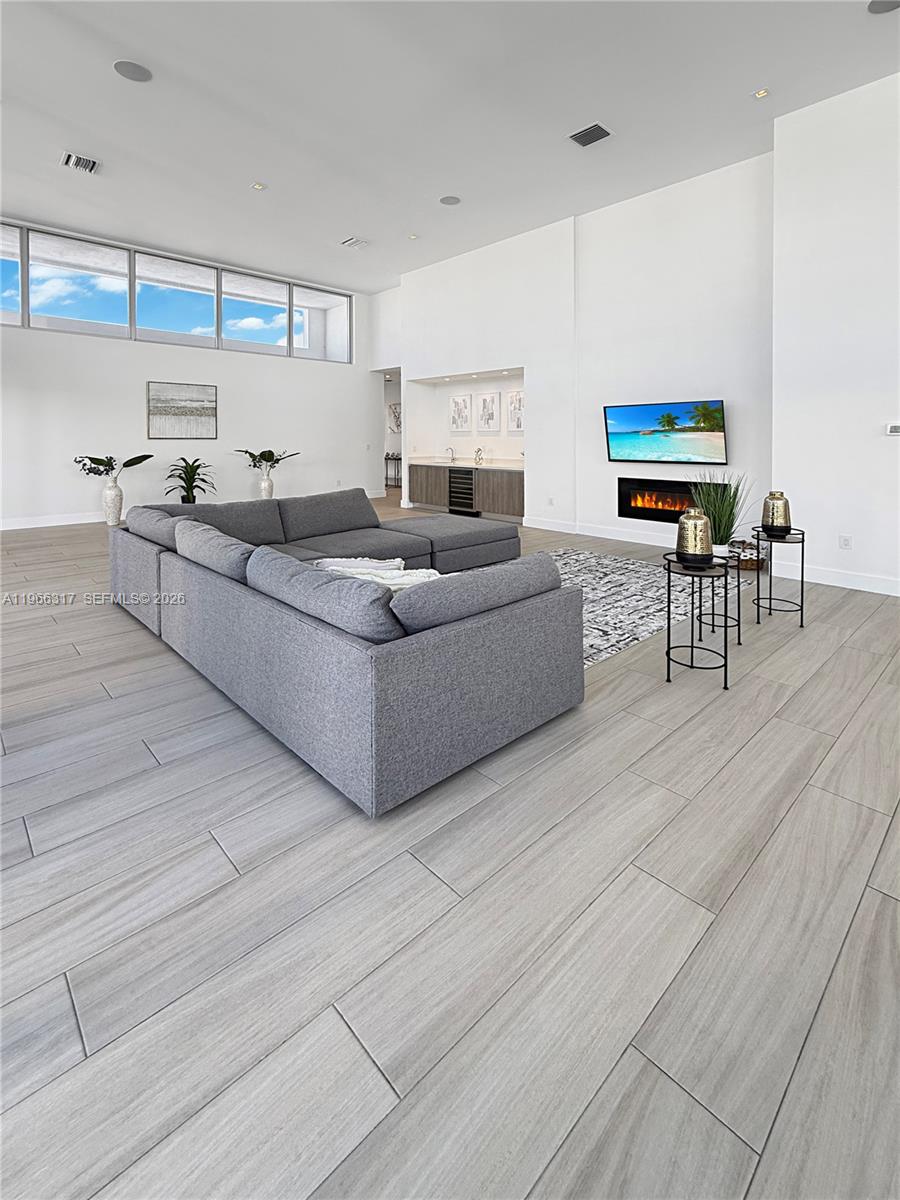 WESTON ESTATES - Residential