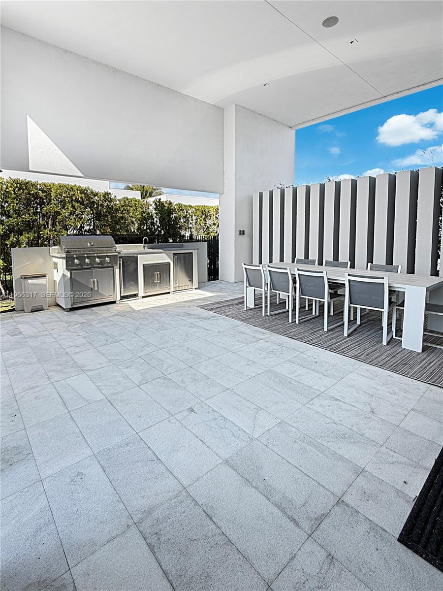 WESTON ESTATES - Residential