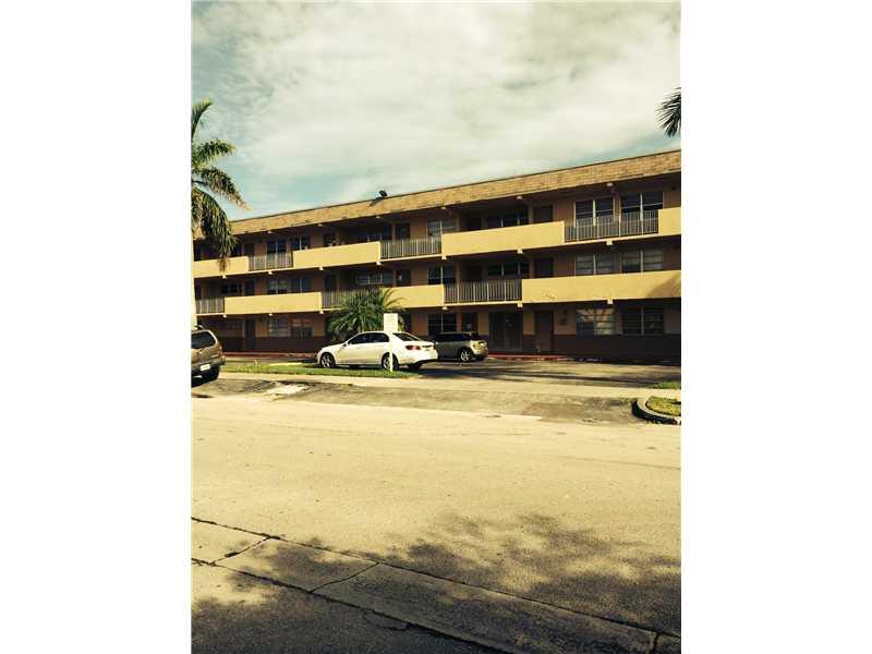 Large 2/1 in Sweetwater. Tile floors, Ready to move in. On lock box