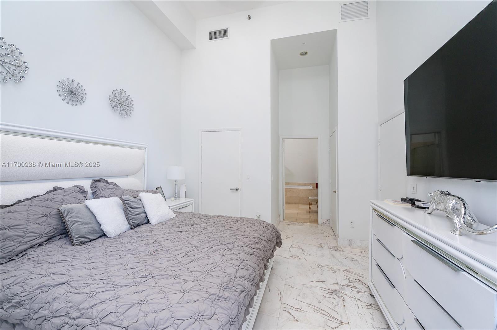 ICONBRICKELL CONDO NO 1 - Residential