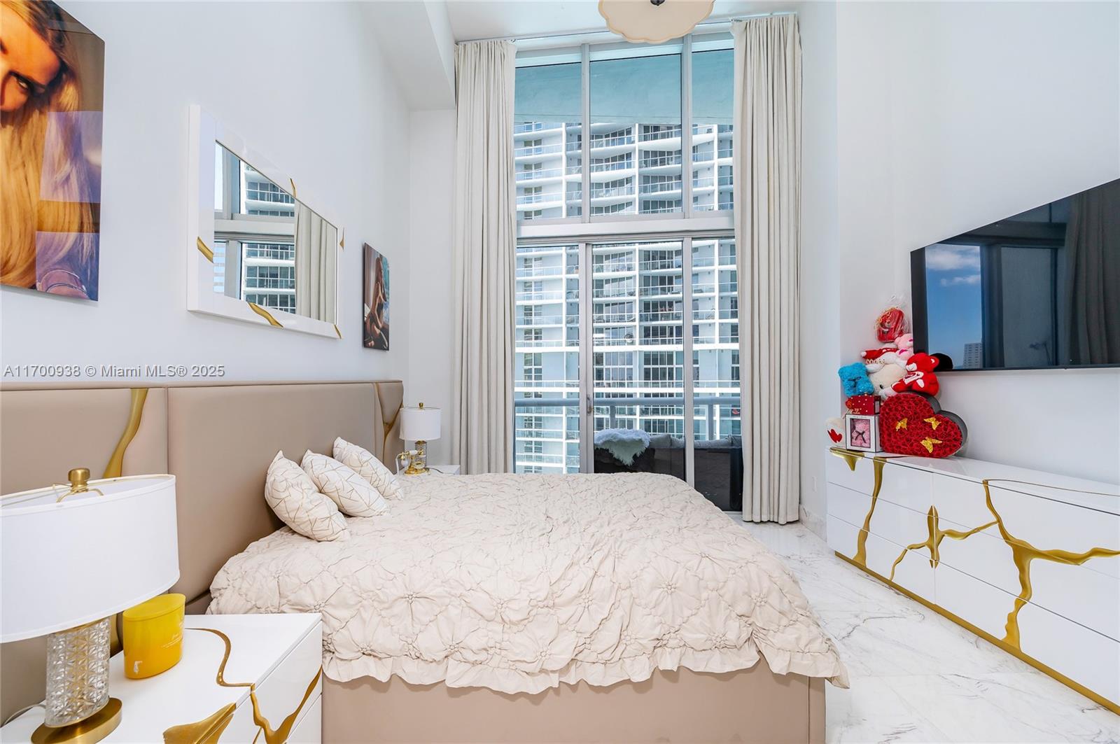 ICONBRICKELL CONDO NO 1 - Residential