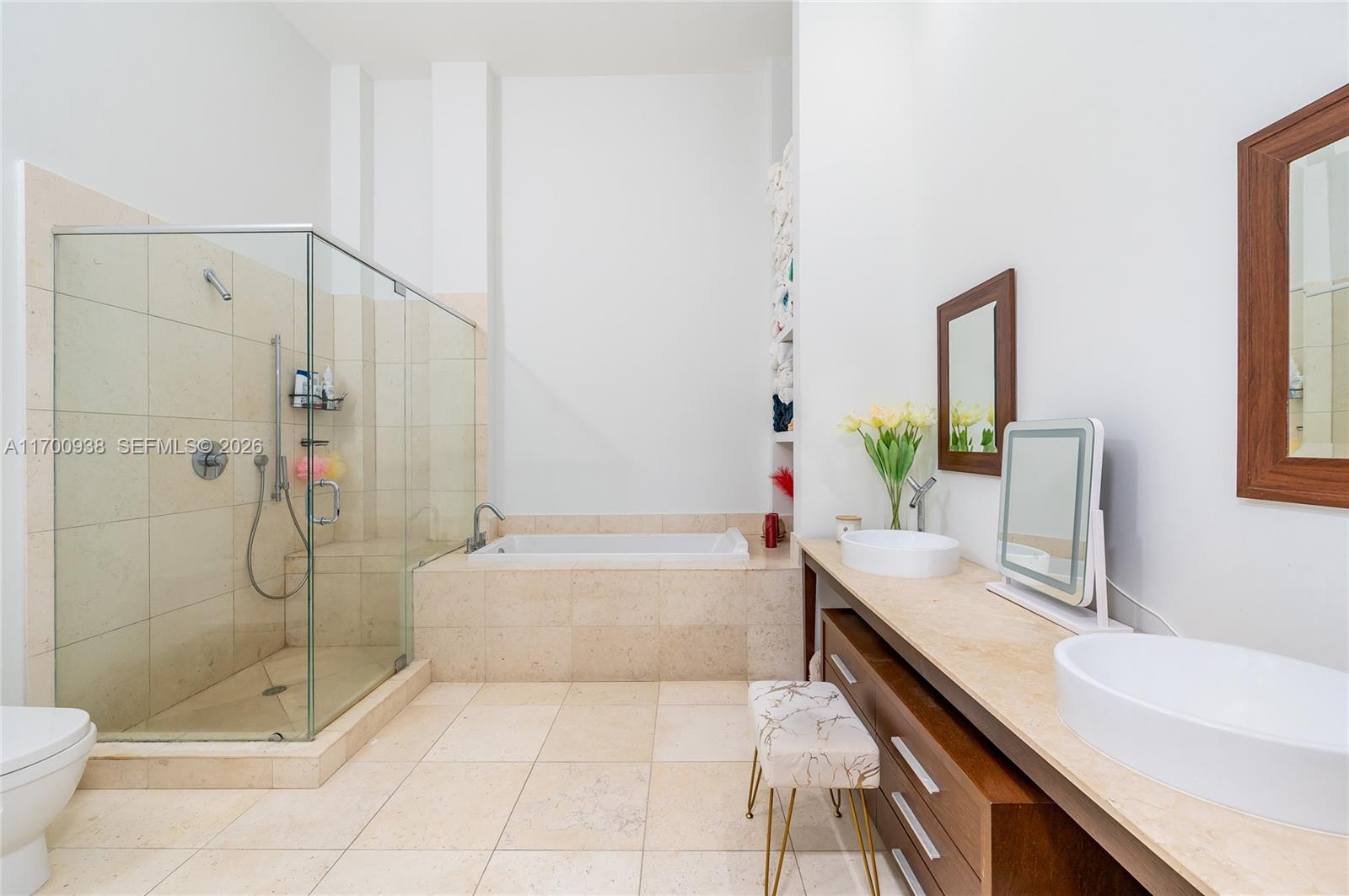 ICONBRICKELL CONDO NO 1 - Residential