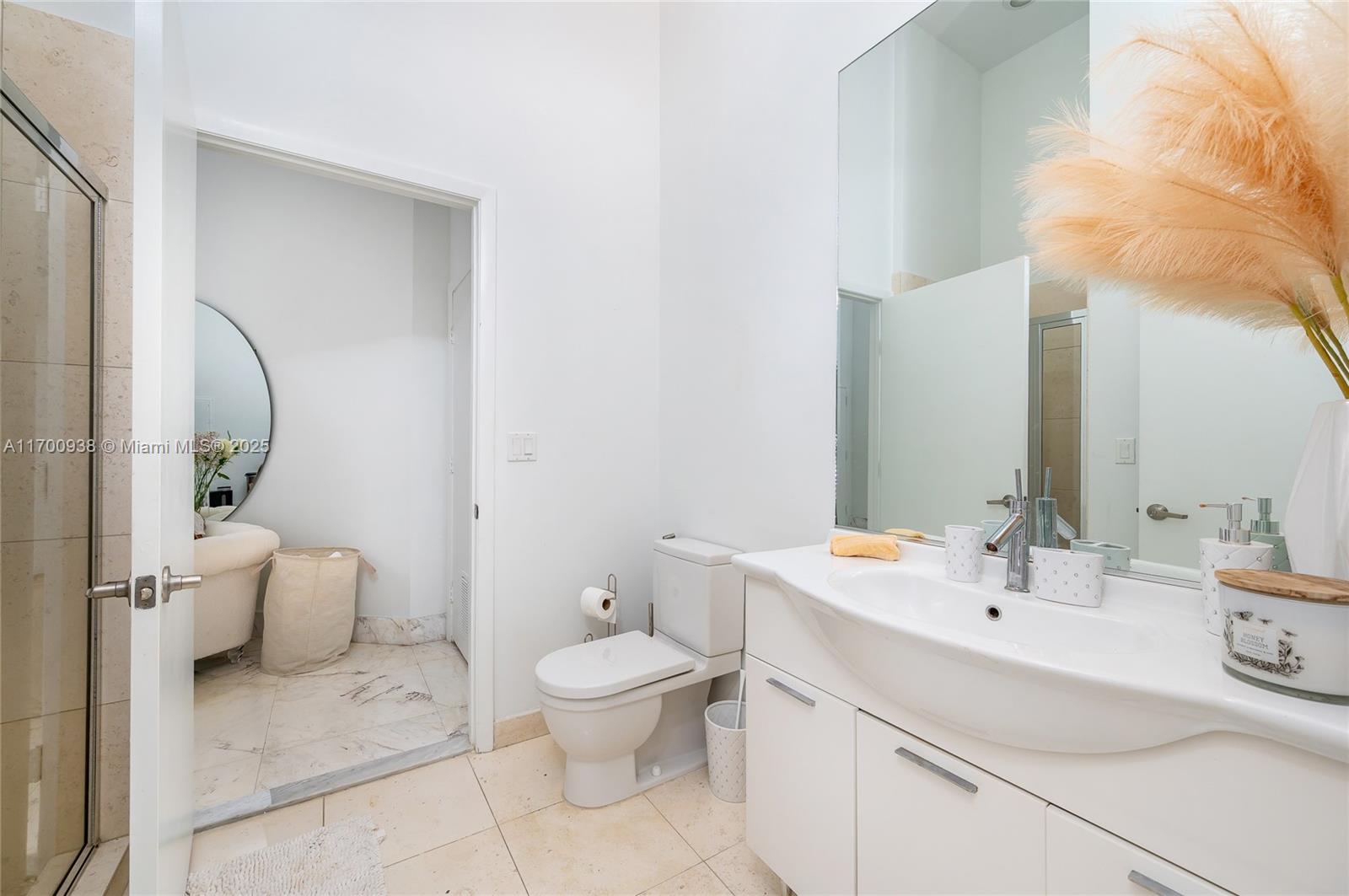 ICONBRICKELL CONDO NO 1 - Residential