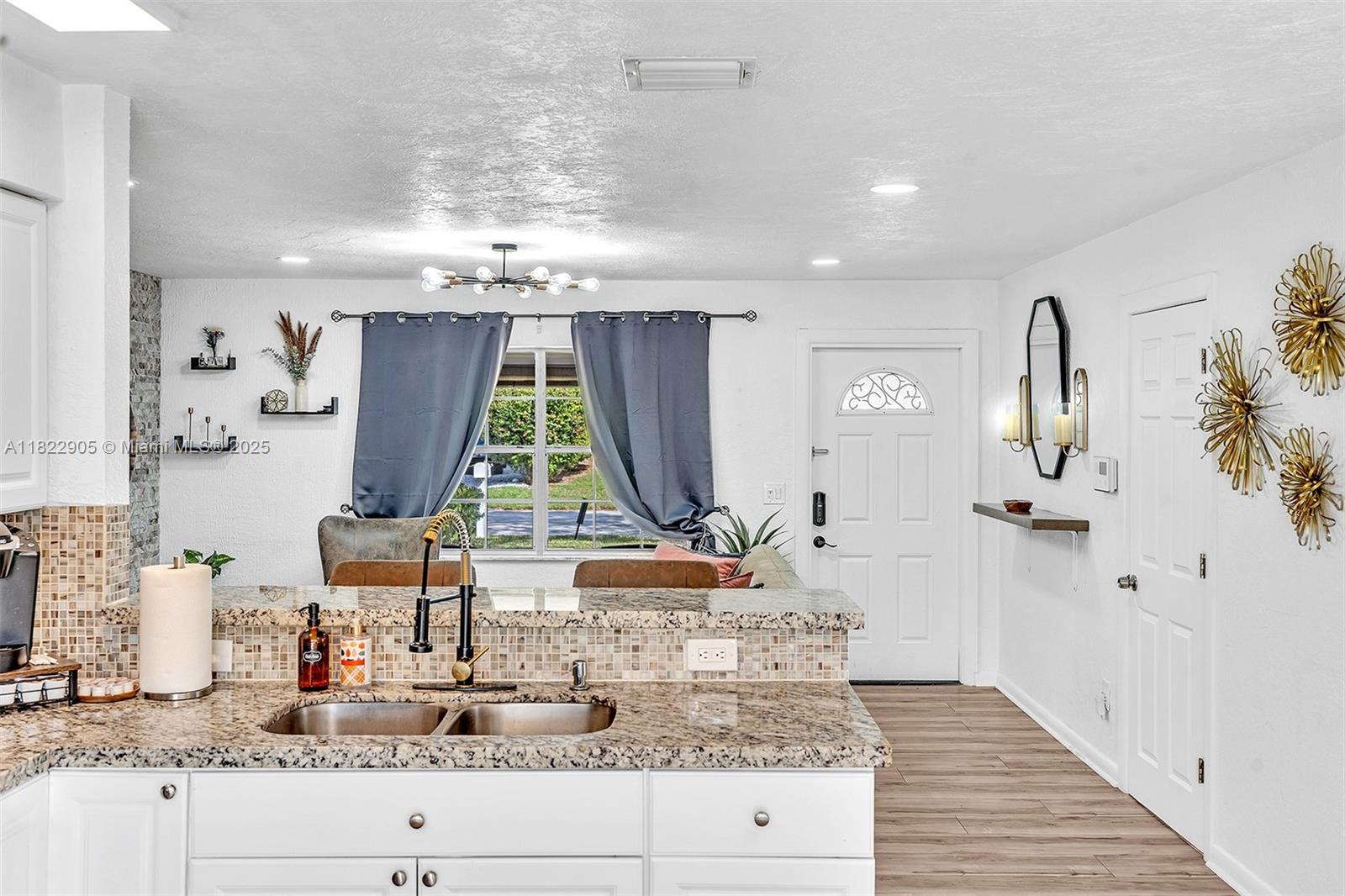 AVON HEIGHTS - Residential Lease