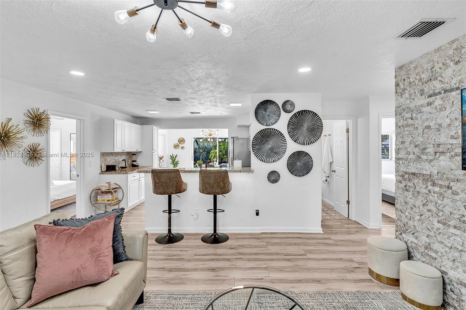 AVON HEIGHTS - Residential Lease