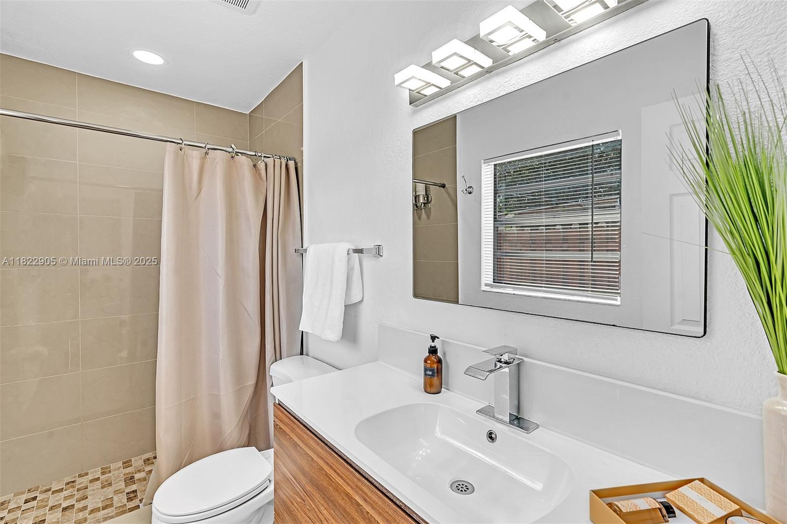 AVON HEIGHTS - Residential Lease