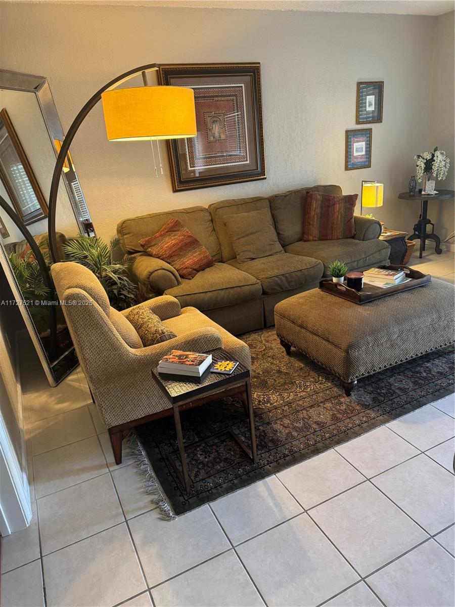 Rental Property at 2660 Ne 8th Ave 215, Wilton Manors, Broward County, Florida - Bedrooms: 2 
Bathrooms: 1  - $1,775 MO.