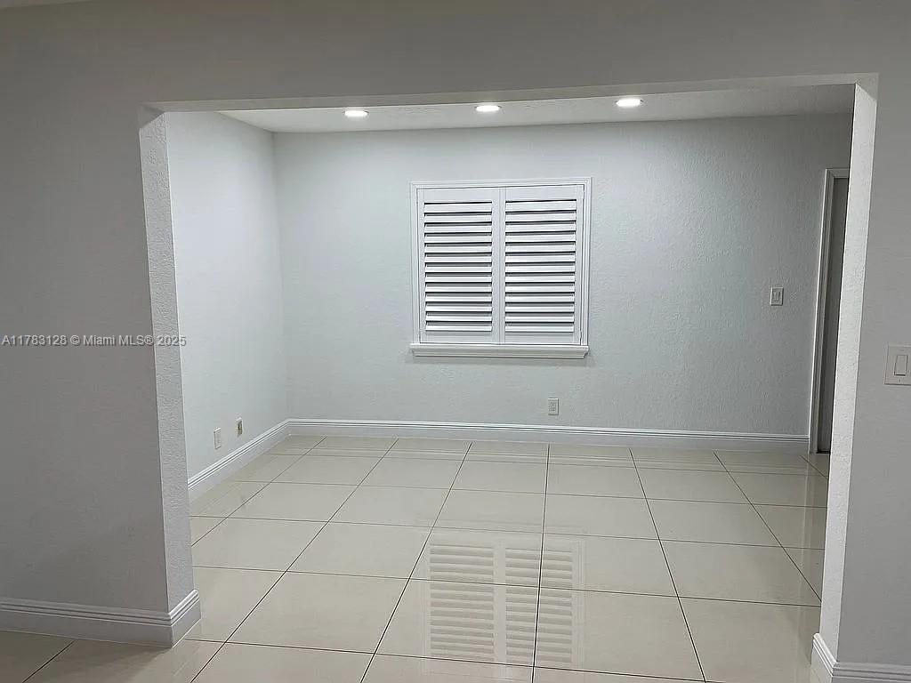 LAUDERDALE WEST 3 SEC - Residential