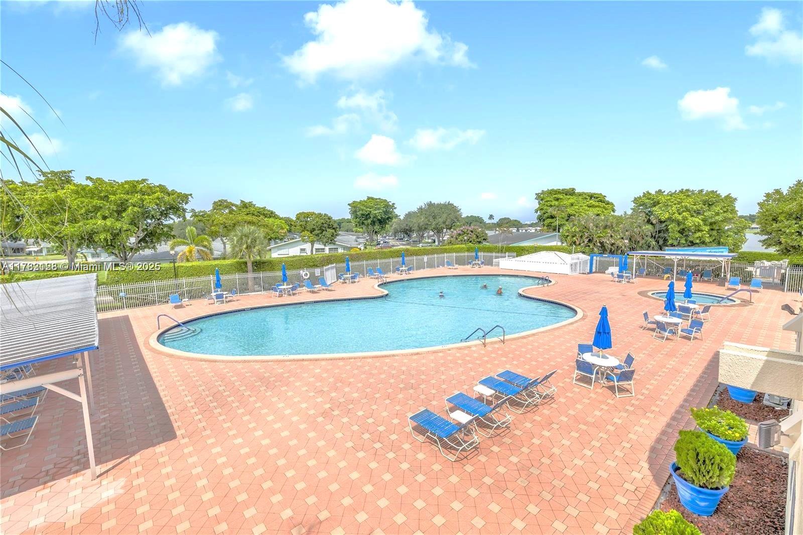 LAUDERDALE WEST 3 SEC - Residential