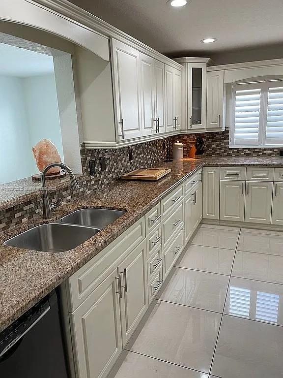 LAUDERDALE WEST 3 SEC - Residential