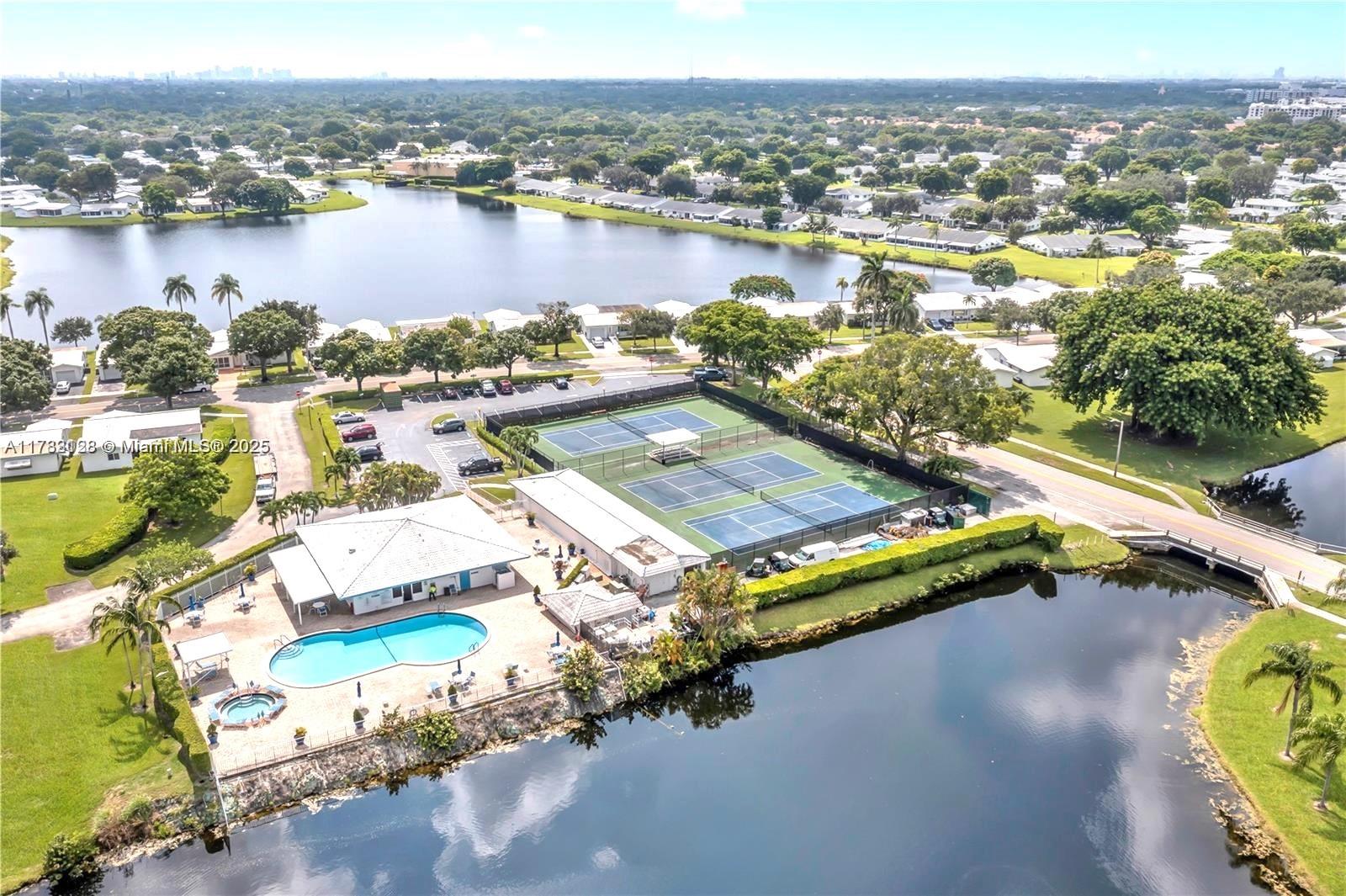 LAUDERDALE WEST 3 SEC - Residential