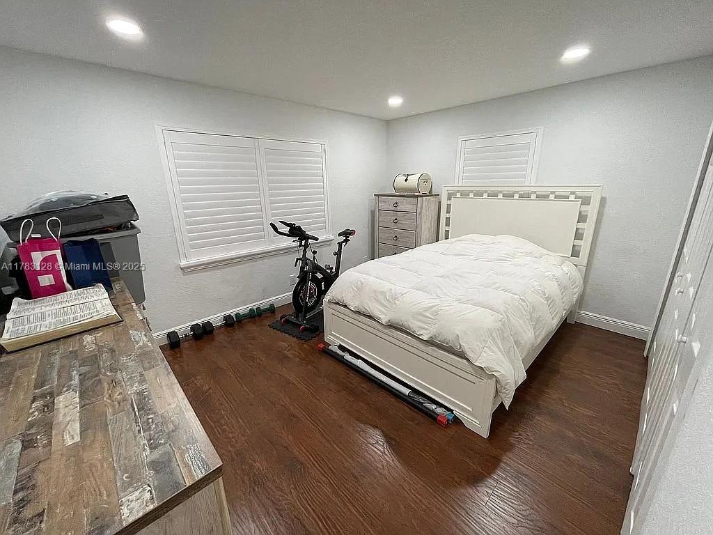 LAUDERDALE WEST 3 SEC - Residential