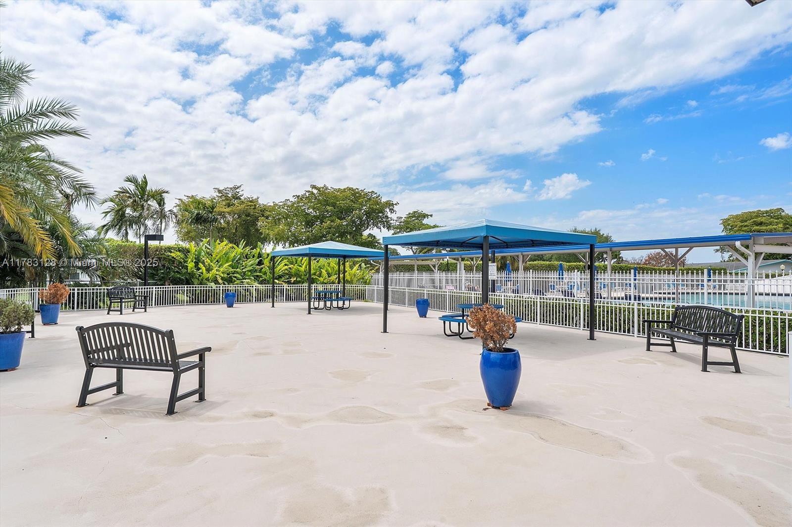 LAUDERDALE WEST 3 SEC - Residential