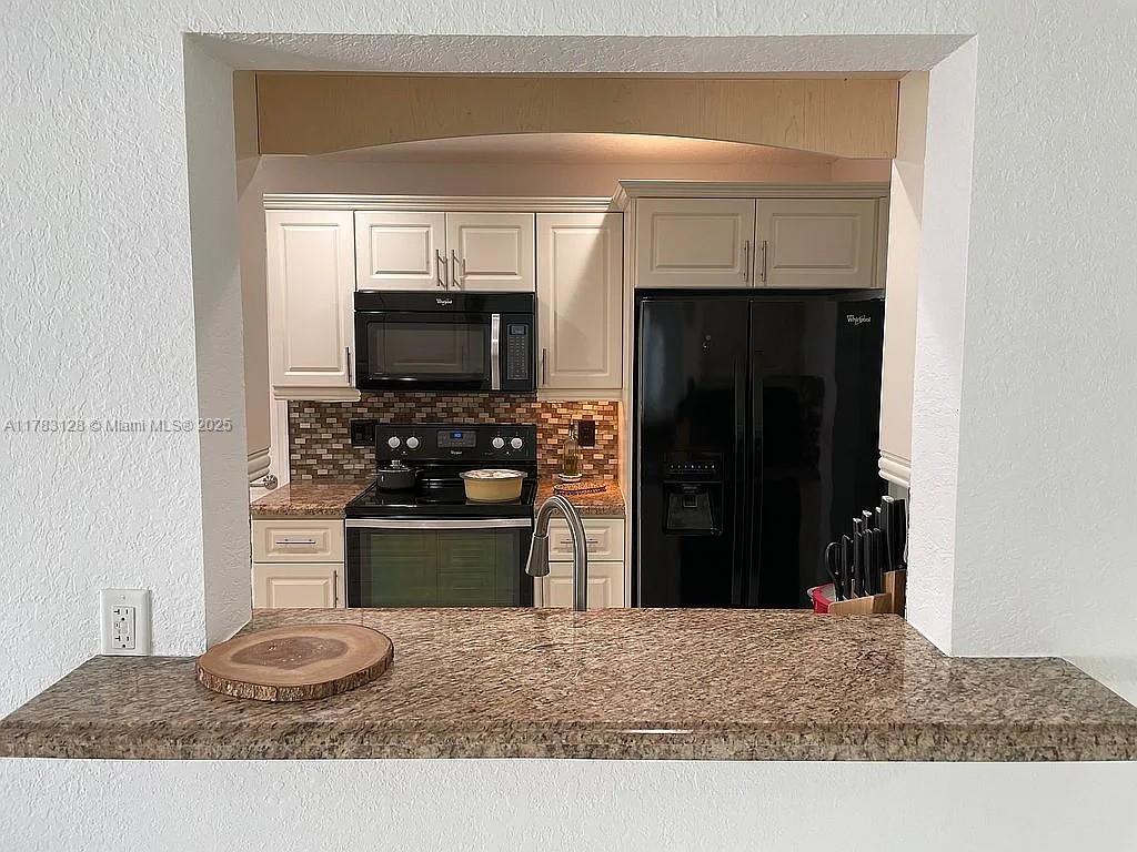 LAUDERDALE WEST 3 SEC - Residential