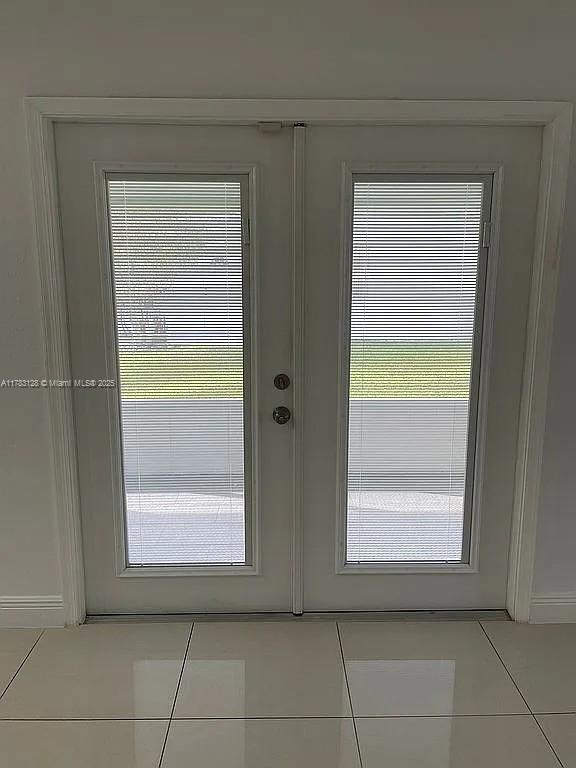 LAUDERDALE WEST 3 SEC - Residential