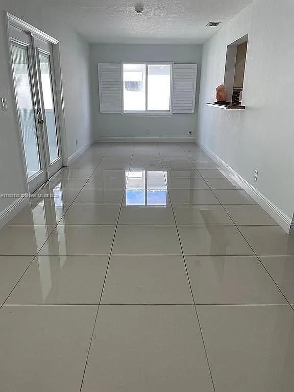 LAUDERDALE WEST 3 SEC - Residential