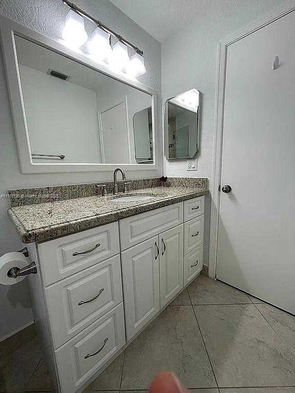 LAUDERDALE WEST 3 SEC - Residential