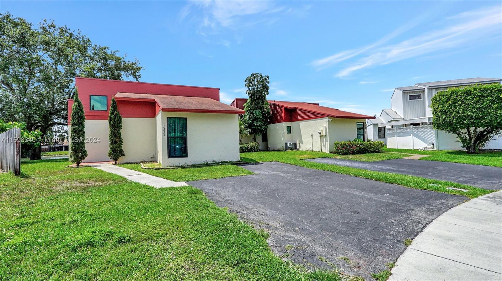10024 Sw 14th Street St, Pembroke Pines, Miami-Dade County, Florida - 2 Bedrooms  
2 Bathrooms - 
