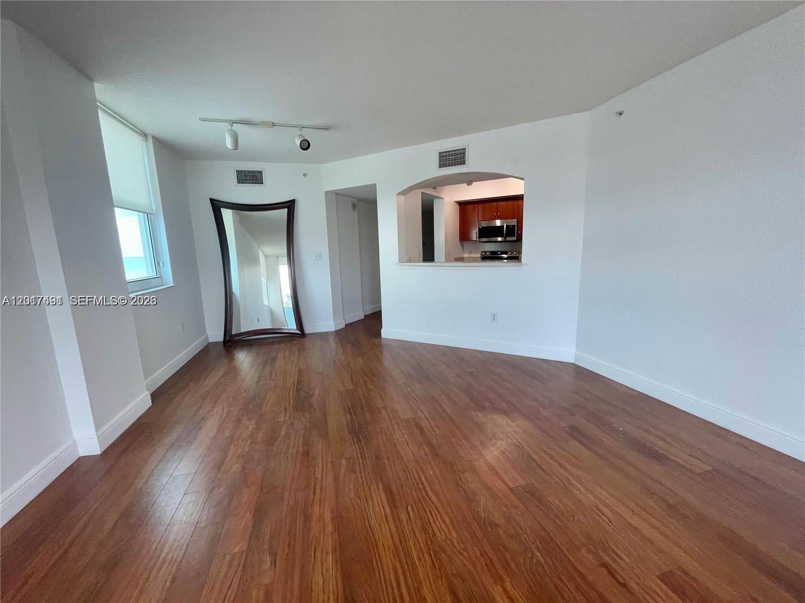 9201 Collins Ave 321