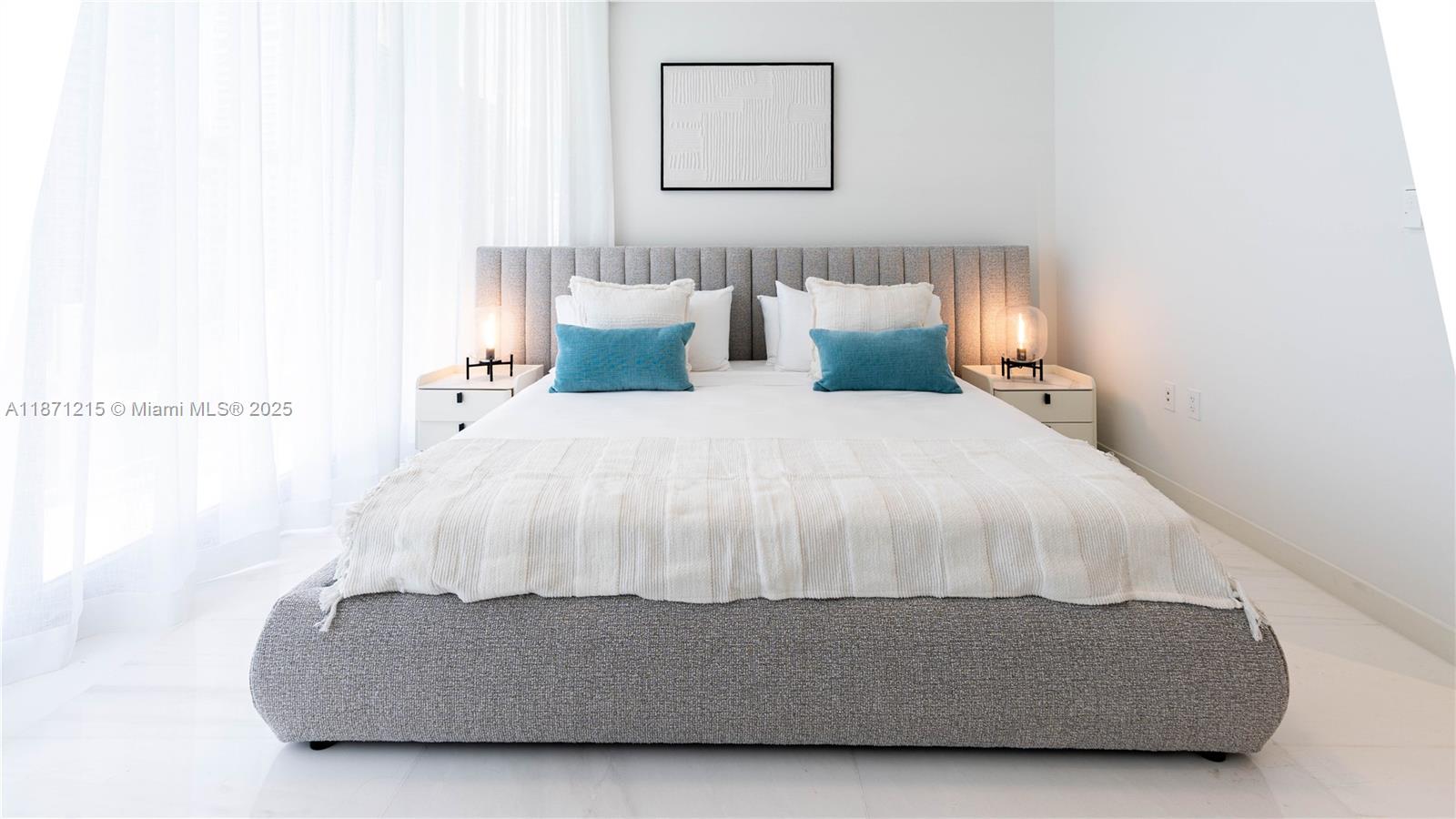 300 BISCAYNE BLVD WAY COND - Residential