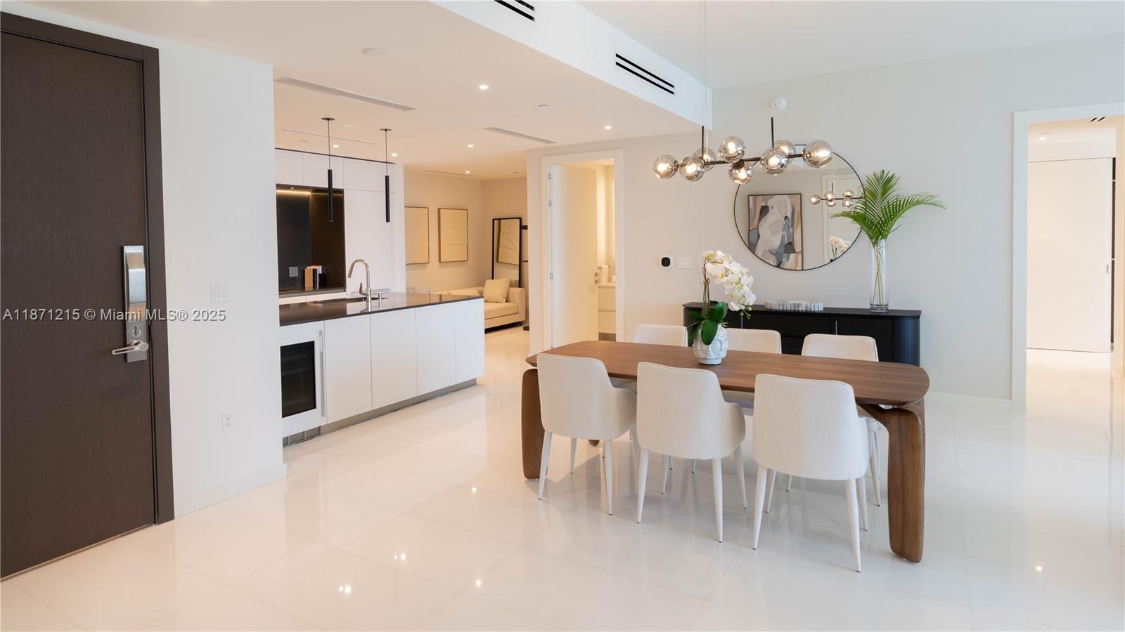 300 BISCAYNE BLVD WAY COND - Residential