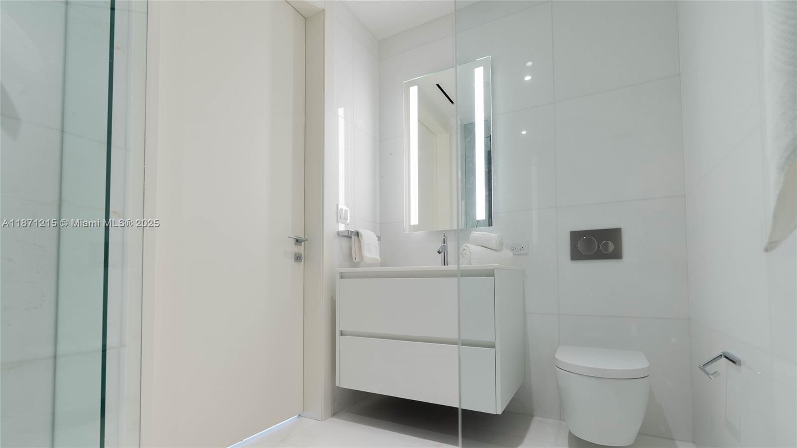 300 BISCAYNE BLVD WAY COND - Residential