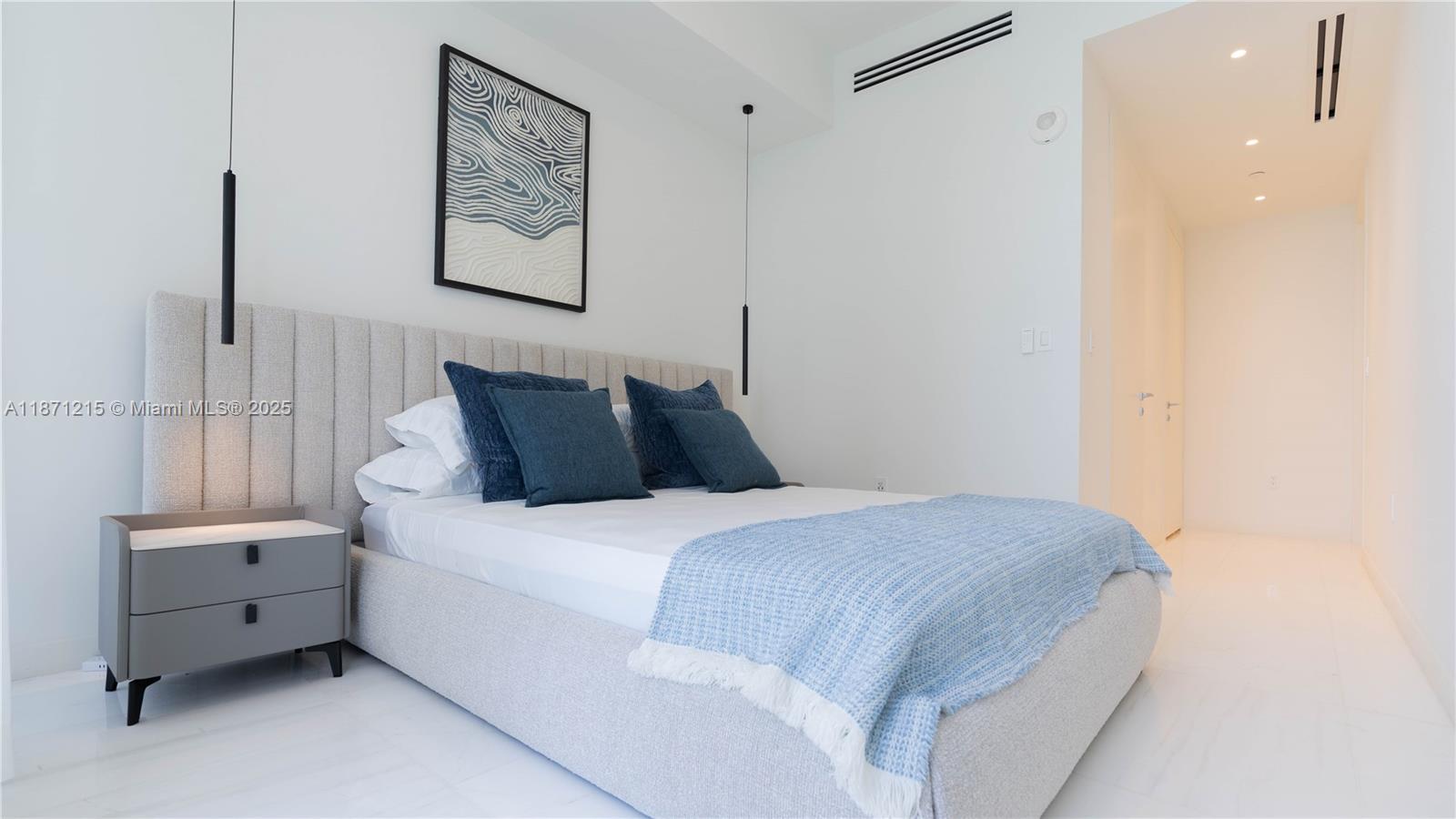 300 BISCAYNE BLVD WAY COND - Residential