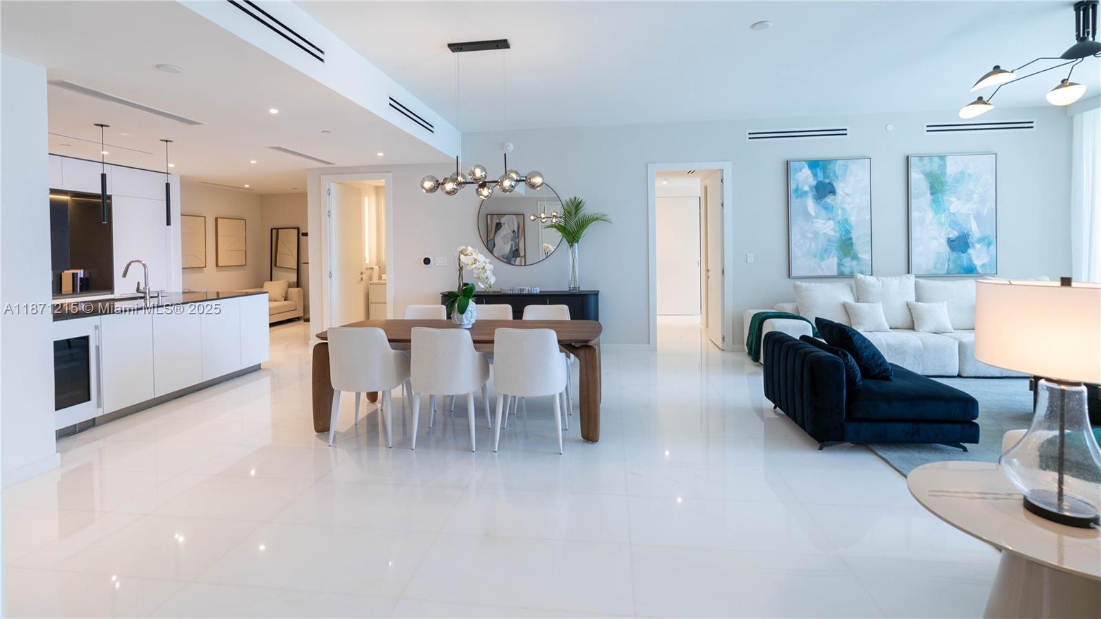 300 BISCAYNE BLVD WAY COND - Residential