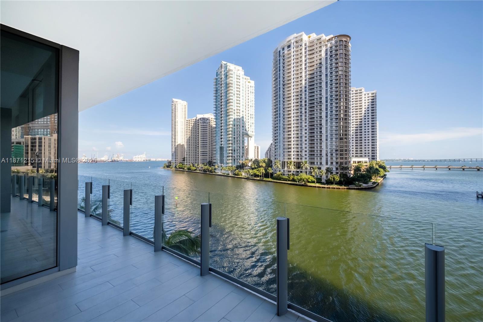 300 BISCAYNE BLVD WAY COND - Residential