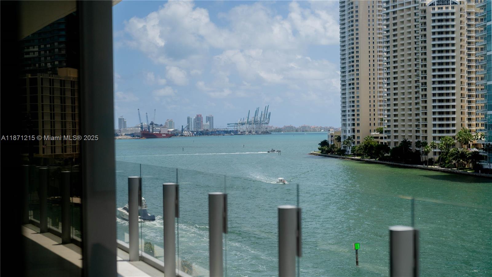 300 BISCAYNE BLVD WAY COND - Residential