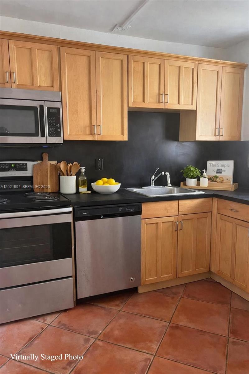 NORTH BAY VILLAS CONDO - Residential
