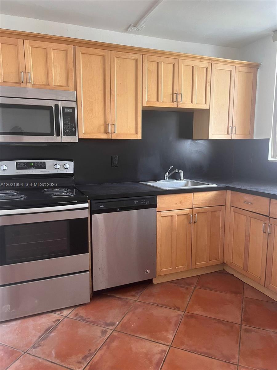NORTH BAY VILLAS CONDO - Residential