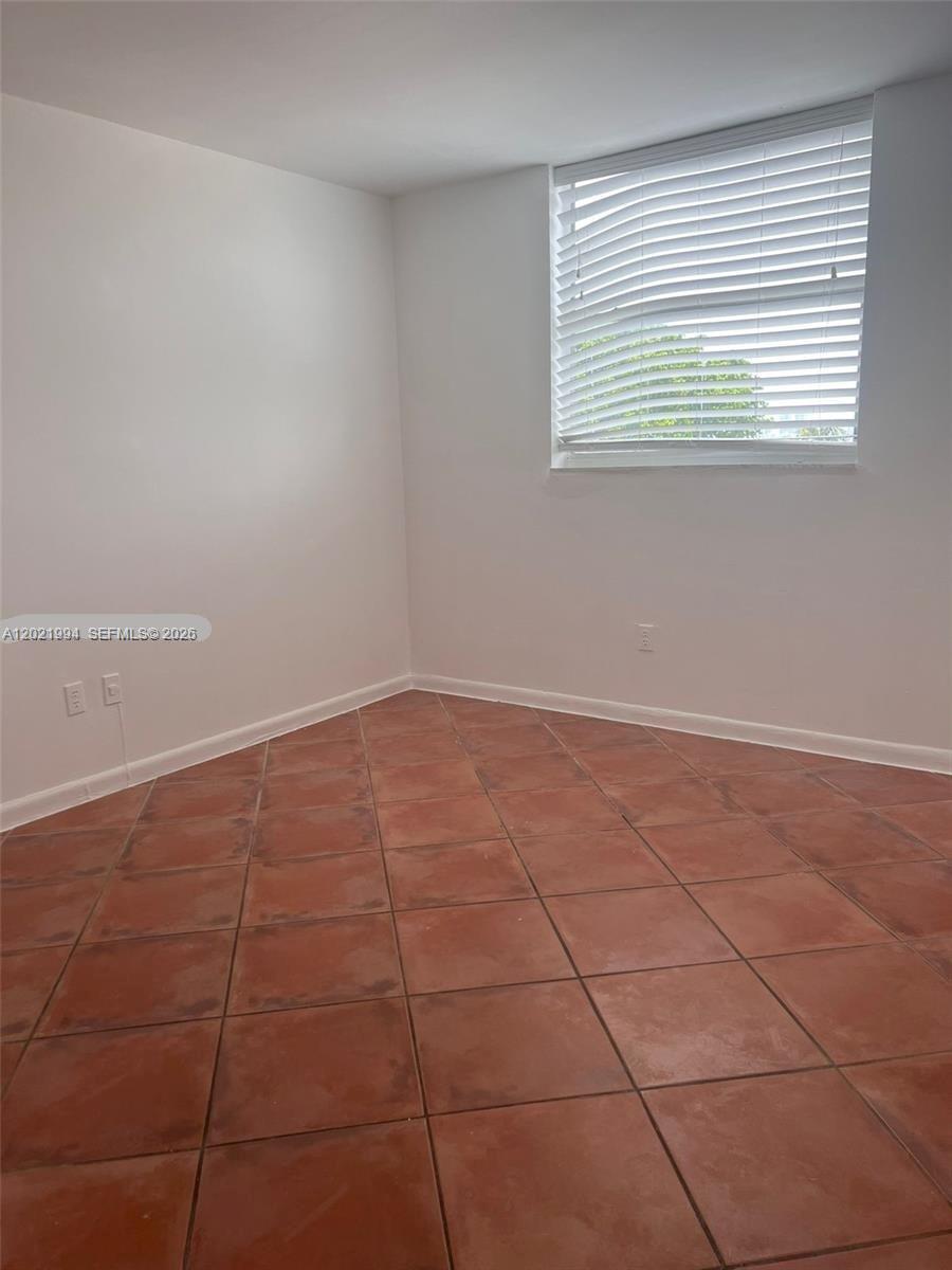 NORTH BAY VILLAS CONDO - Residential