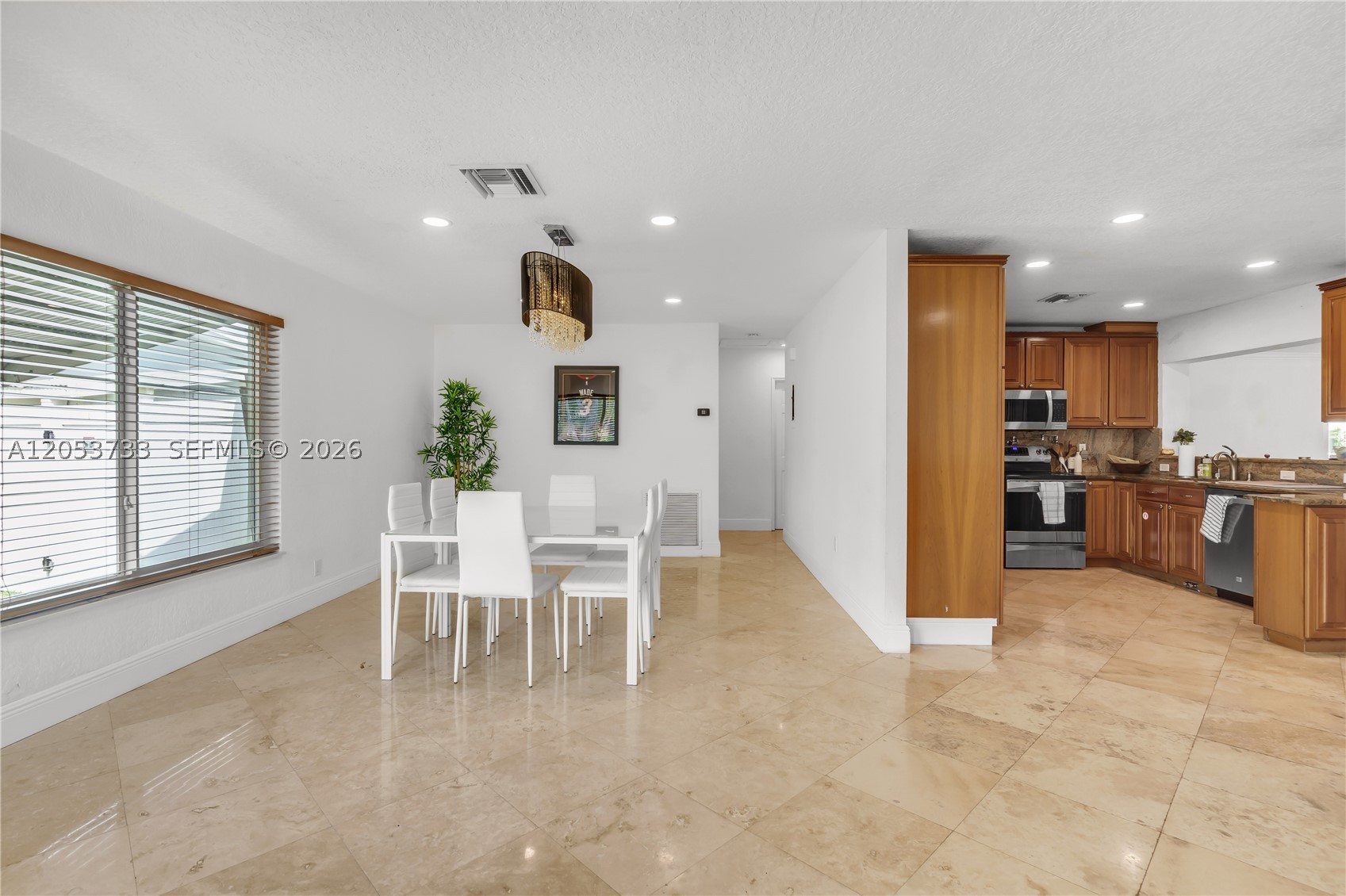 2424 NE 18th Ave