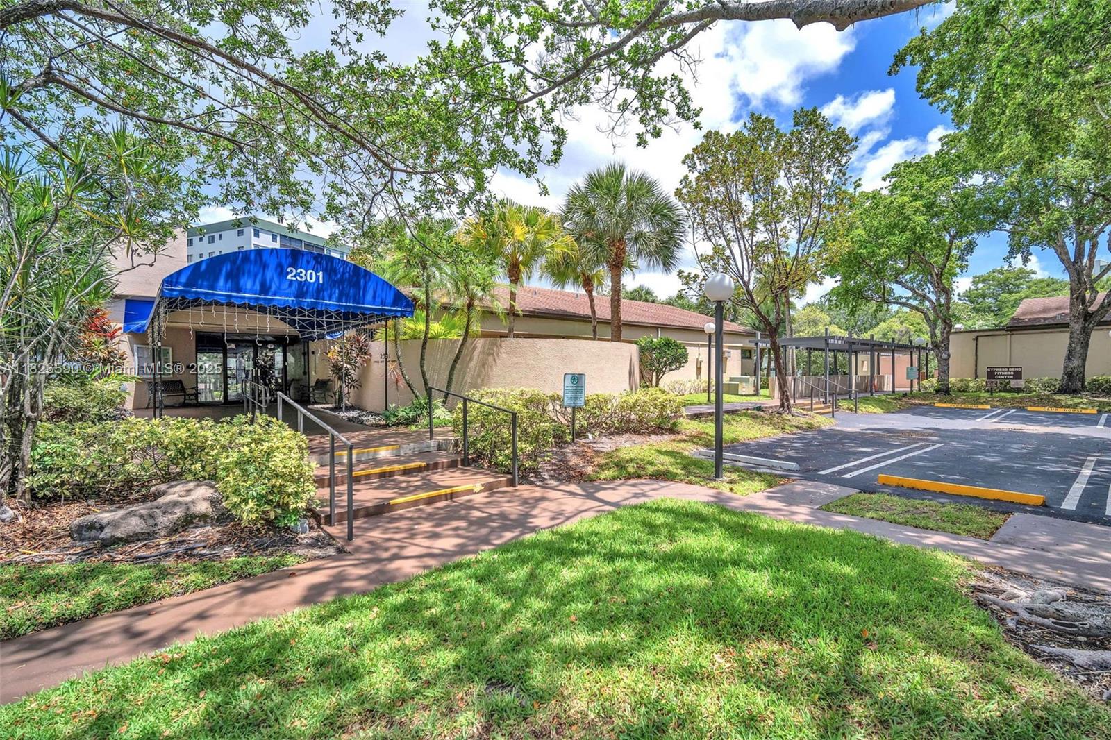 CYPRESS BEND I-A CONDO - Residential