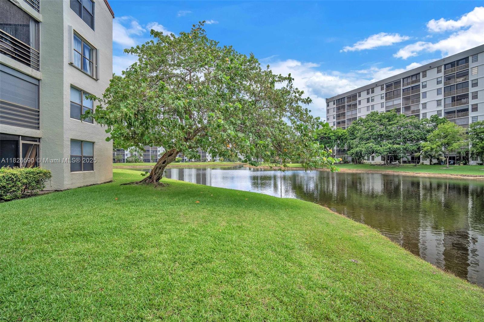 CYPRESS BEND I-A CONDO - Residential