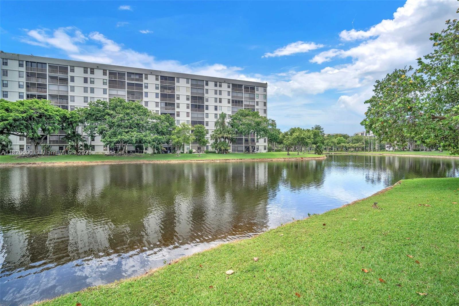 CYPRESS BEND I-A CONDO - Residential