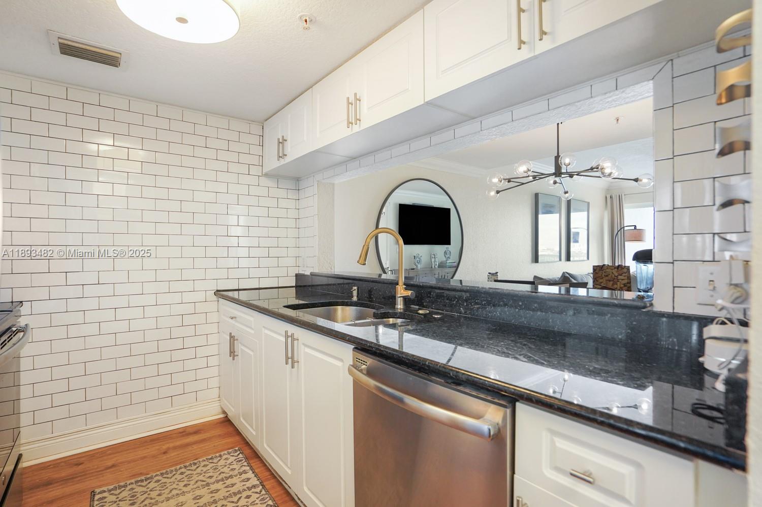 MARQUIS I OF CORAL WAY CO - Residential Lease